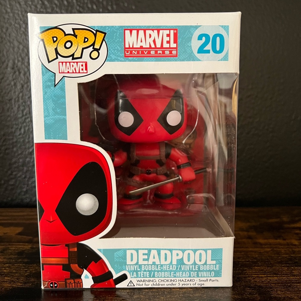 Funko Pop! Marvel: Marvel Universe - Deadpool #20 Bobble-Head Vinyl Figure
